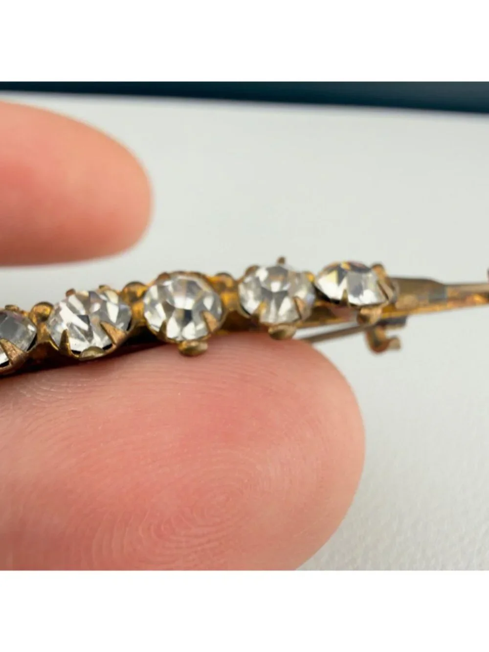 Vintage Victorian Paste Stone Bar Brooch Gold Tone Prong Set Arrows